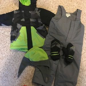 Winter coat/snow pants/hat/gloves
